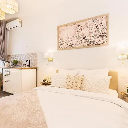 With Complimentary Parking Off Site Aparthotel 4*