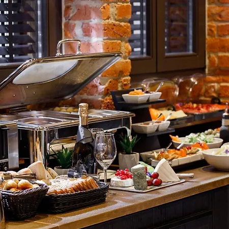 With Complimentary Parking Off Site Aparthotel 4*