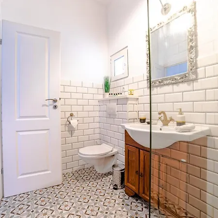 Aparthotel With Complimentary Parking Off Site Braşov
