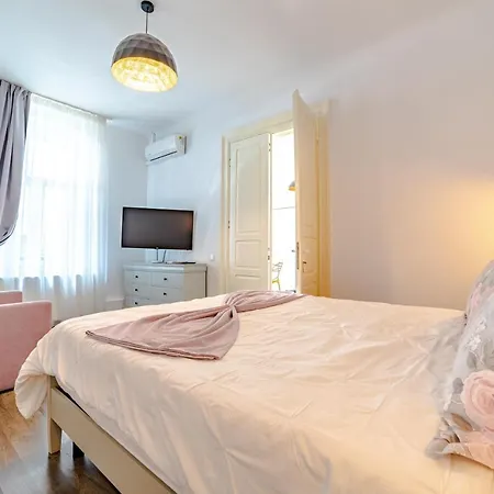 Aparthotel Albert Residence Brasov 3*