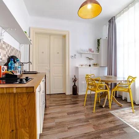 With Complimentary Parking Off Site Aparthotel 4*