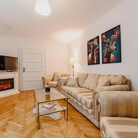 Aparthotel Albert Residence Brasov 3*