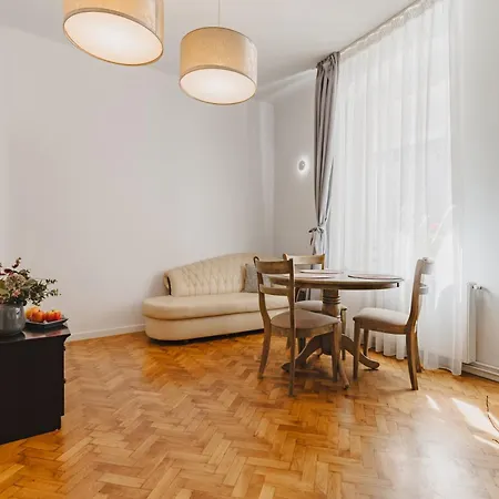 Aparthotel Albert Residence Brasov 3*