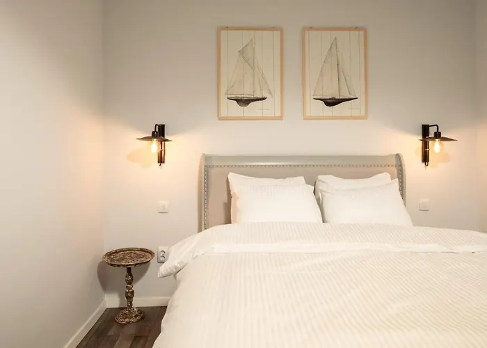 Lejlighedshotel With Complimentary Parking Off Site 4*