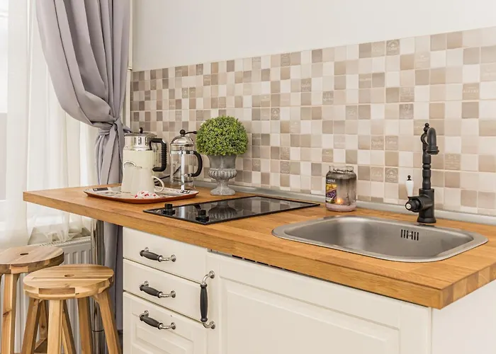 Aparthotel With Complimentary Parking Off Site Brasov