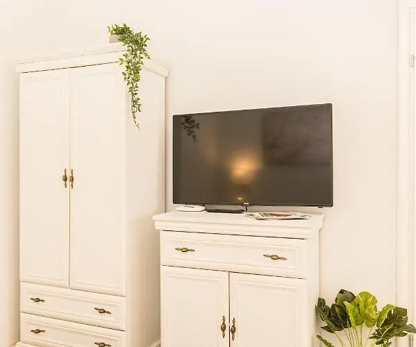 Aparthotel With Complimentary Parking Off Site Brasov