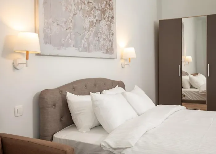 With Complimentary Parking Off Site 4*