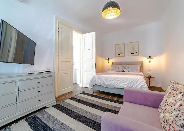 With Complimentary Parking Off Site Aparthotel 4*