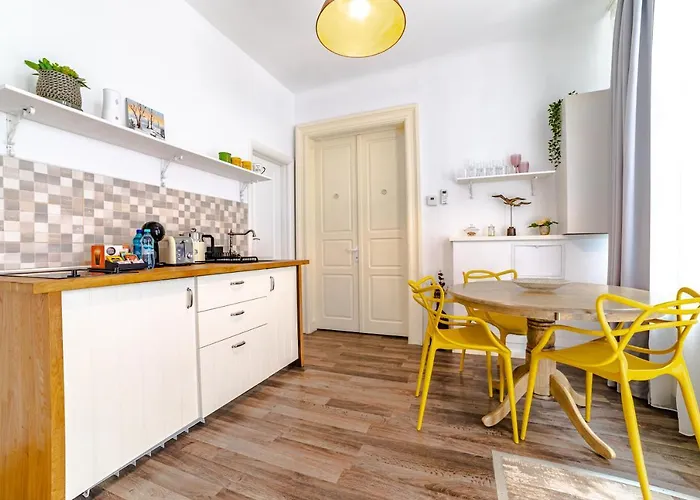 With Complimentary Parking Off Site Aparthotel 4*