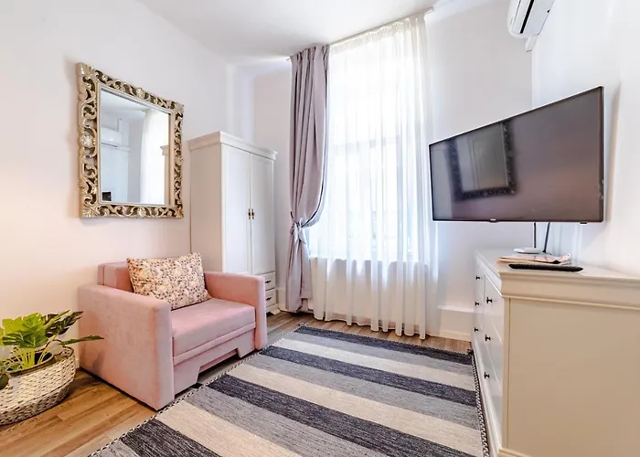 With Complimentary Parking Off Site 4* Braşov