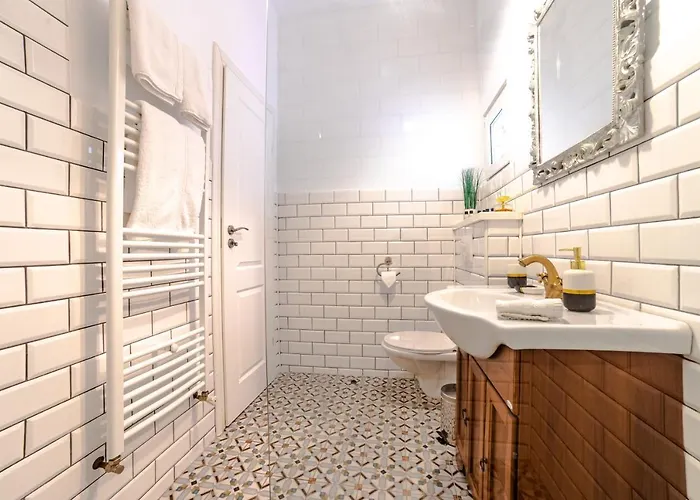 Aparthotel With Complimentary Parking Off Site Brasov