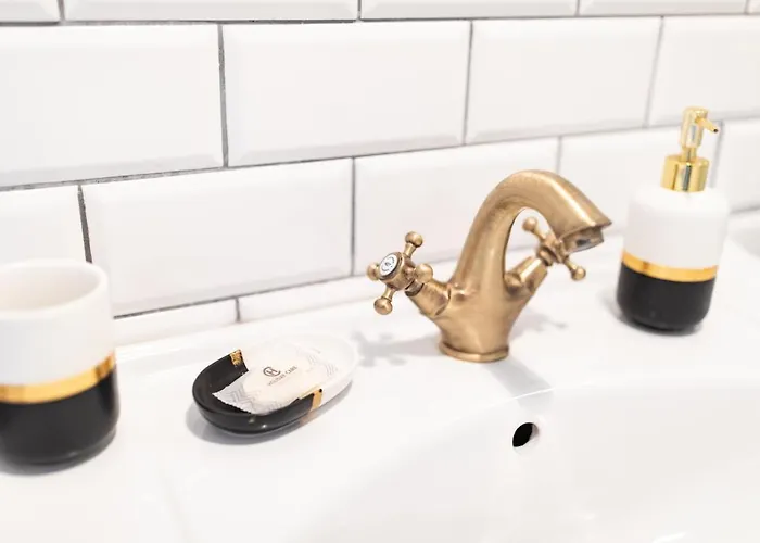 With Complimentary Parking Off Site 4*