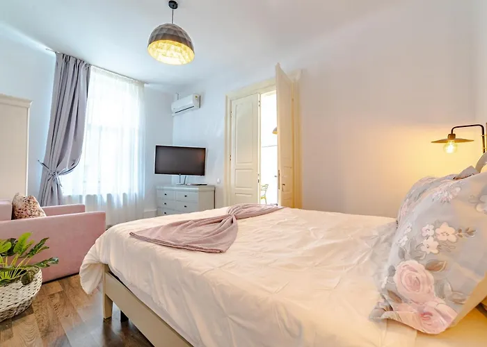 Lejlighedshotel With Complimentary Parking Off Site 4*