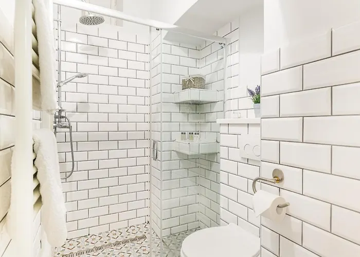 Aparthotel With Complimentary Parking Off Site 4*