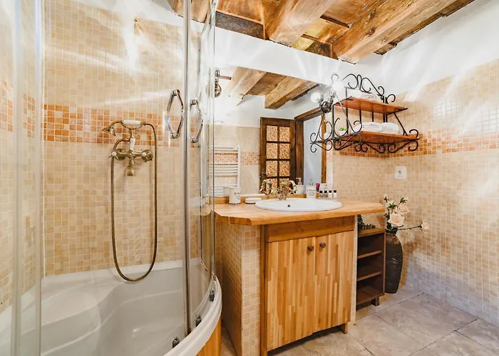 With Complimentary Parking Off Site Lejlighedshotel