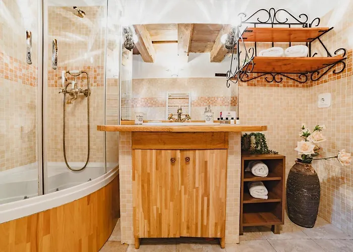 Lejlighedshotel With Complimentary Parking Off Site