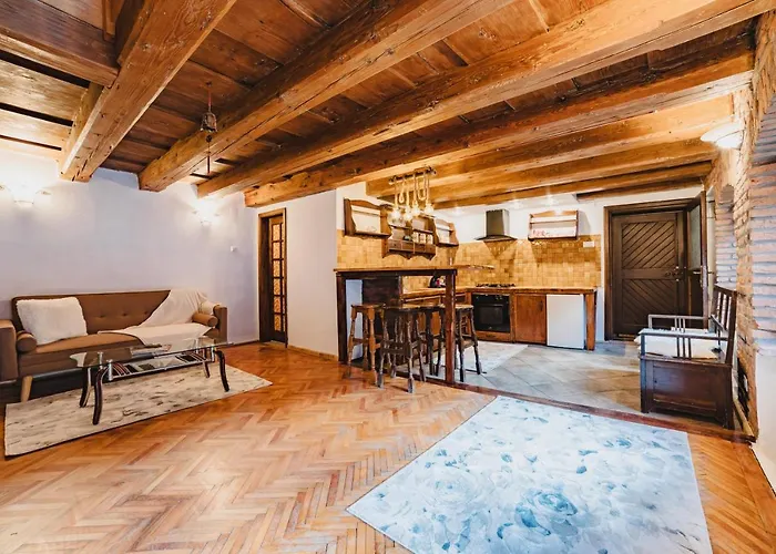 Lejlighedshotel With Complimentary Parking Off Site